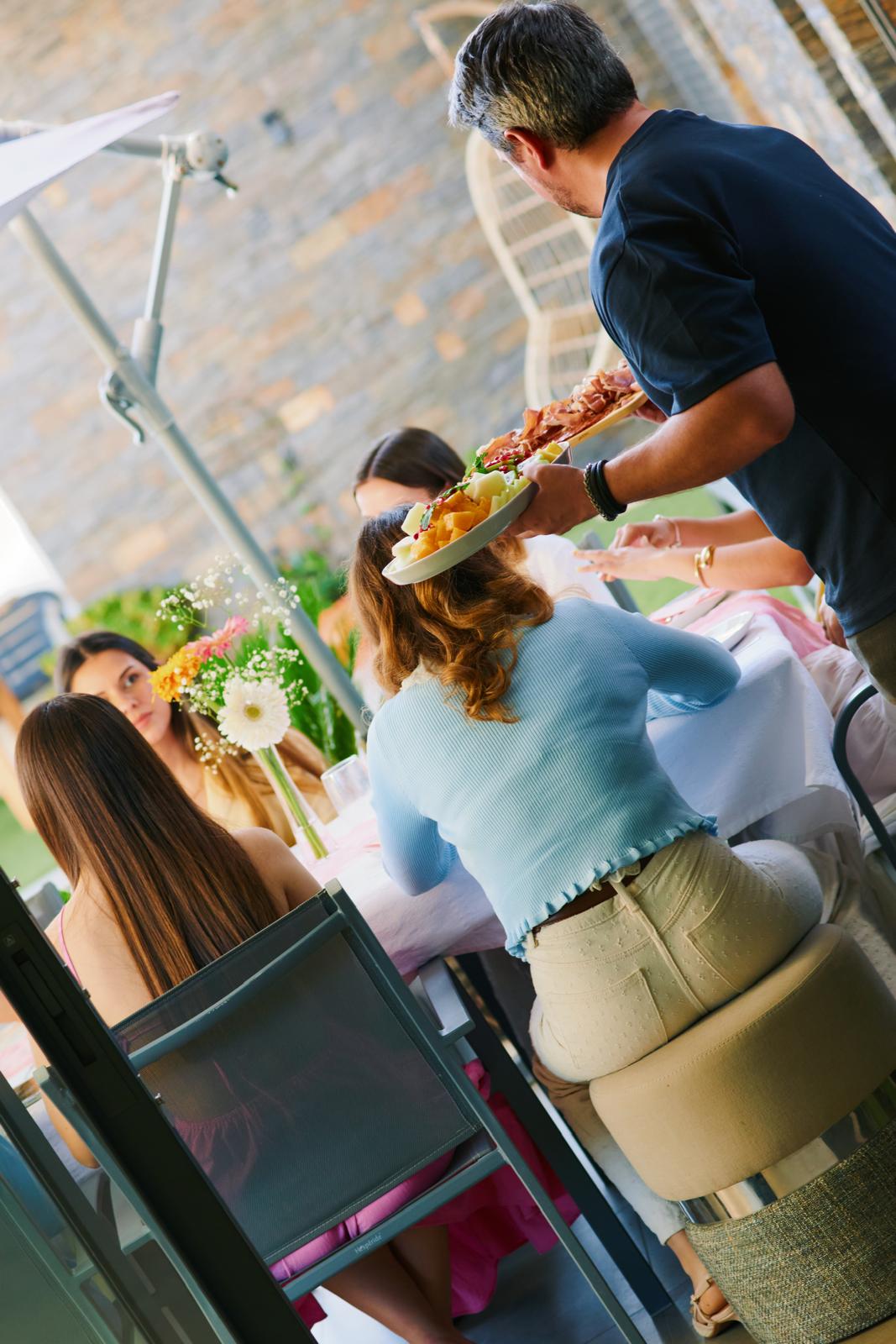 Dedicação total para servir com qualidade e excelência.